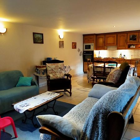 Lopérec La Petite Maison Bleue מראה חיצוני תמונה