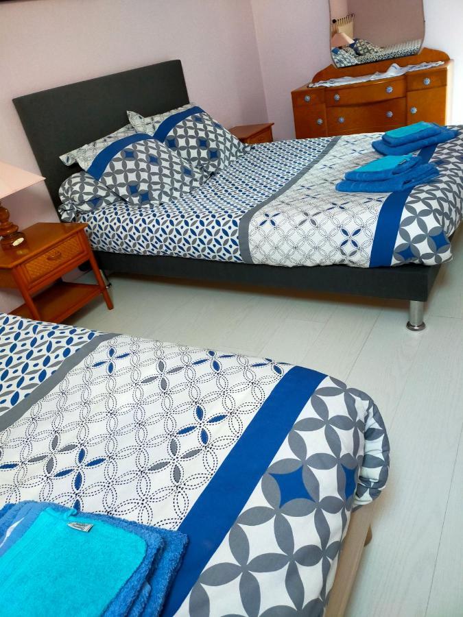 Lopérec La Petite Maison Bleue מראה חיצוני תמונה