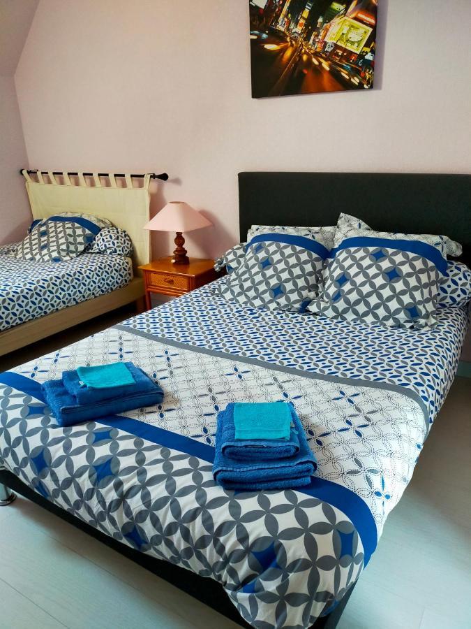 Lopérec La Petite Maison Bleue מראה חיצוני תמונה